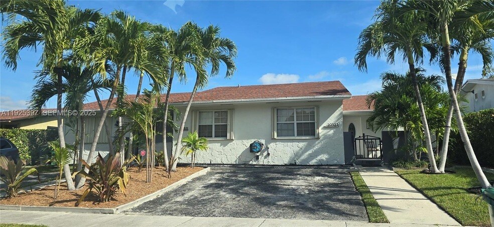 20523 SW 92nd Pl, Unit 3B in Cutler Bay, FL - Foto de edificio