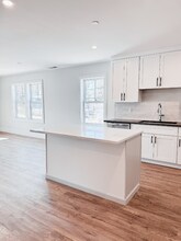 1000 Washington St in Dedham, MA - Building Photo - Building Photo