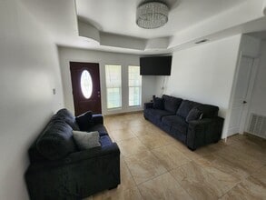 228 Las Mitras Ln in Brownsville, TX - Building Photo - Building Photo