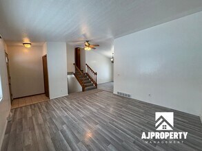 5801 W Coughran Ct in Sioux Falls, SD - Building Photo - Building Photo