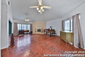 631 N San Bernardo Ave in San Antonio, TX - Building Photo - Building Photo