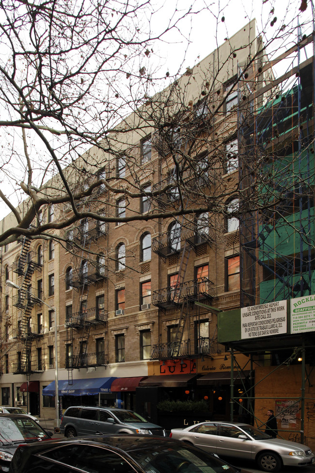 172 Thompson St in New York, NY - Building Photo - Building Photo