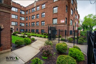 7838 S Ellis Ave, Unit 1 in Chicago, IL - Foto de edificio - Building Photo