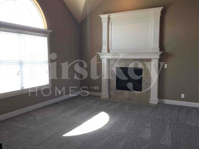 2004 Parkview Dr in Raymore, MO - Building Photo - Building Photo