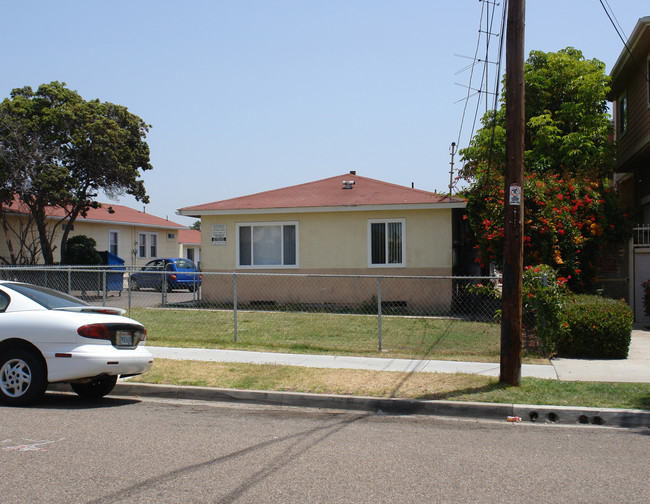 85-91 Madison Ave in Chula Vista, CA - Building Photo - Building Photo