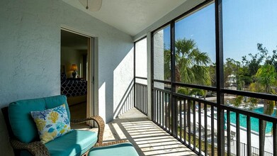 450 Gulf of Mexico Dr in Longboat Key, FL - Building Photo - Building Photo