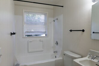 1225 Chemeketa St NE in Salem, OR - Building Photo - Building Photo