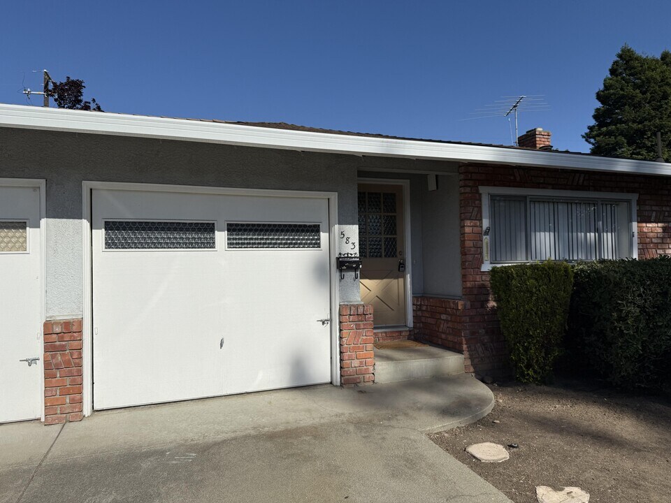 583 Tahoe Terrace in Mountain View, CA - Building Photo