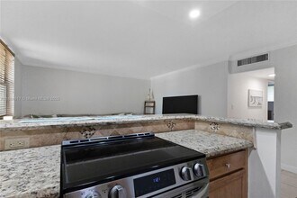 2300 NE 10th St in Pompano Beach, FL - Building Photo - Building Photo