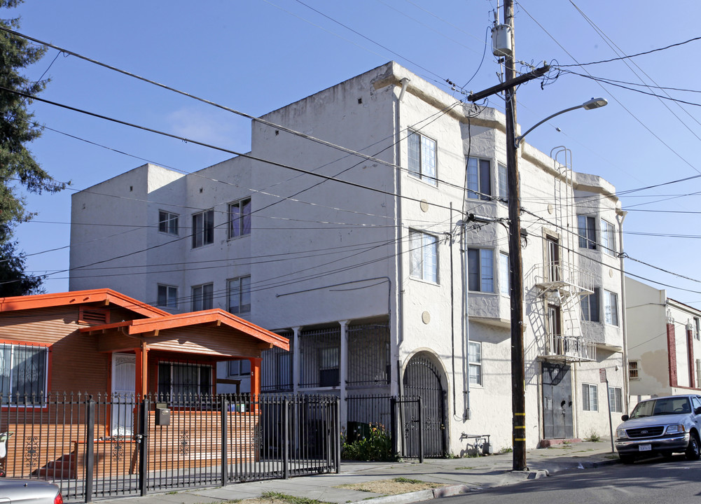 2755 74th Ave in Oakland, CA - Building Photo