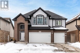 6544 Sam Iorfida Dr in Niagara Falls, ON - Building Photo