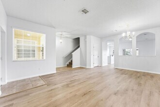 2795 Oakwater Dr in Kissimmee, FL - Building Photo - Building Photo