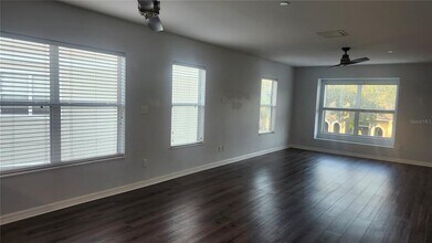 543 Vincinda Crest Way in Tampa, FL - Building Photo - Building Photo