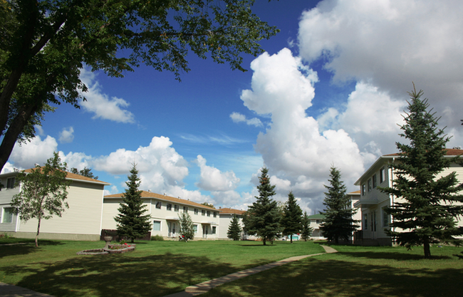 Wedgewood Homes in Edmonton, AB - Building Photo - Building Photo