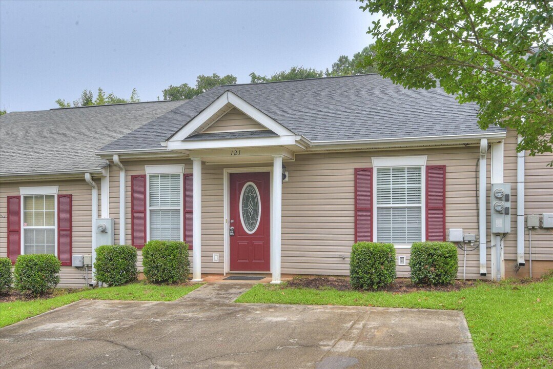 121 Mel Ville in Aiken, SC - Building Photo