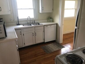 201 W 51st Ter, Unit 2nd floor in Kansas City, MO - Foto de edificio - Building Photo