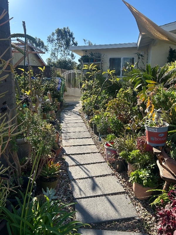 4443 Estada Dr in Oceanside, CA - Foto de edificio - Building Photo