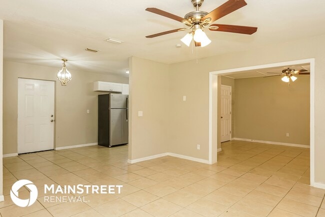 129 Nancy St in Oak Hill, FL - Building Photo - Building Photo
