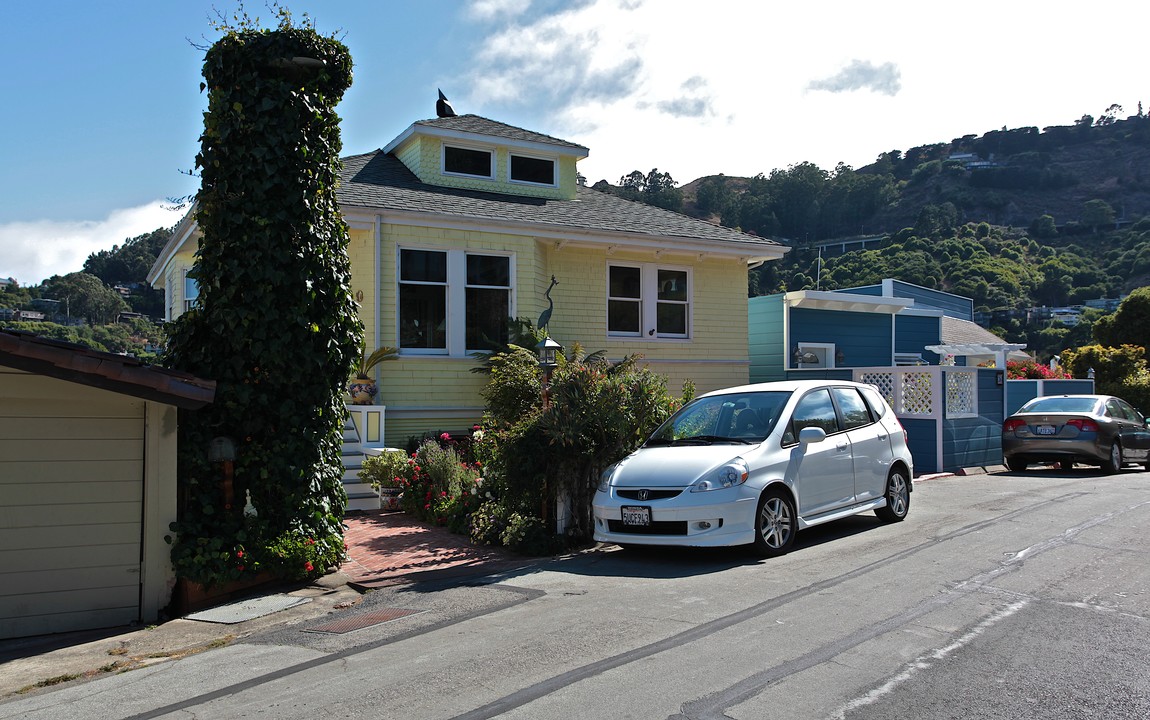 30 Atwood Ave in Sausalito, CA - Building Photo