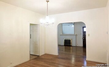 244 W Hermosa in San Antonio, TX - Building Photo - Building Photo