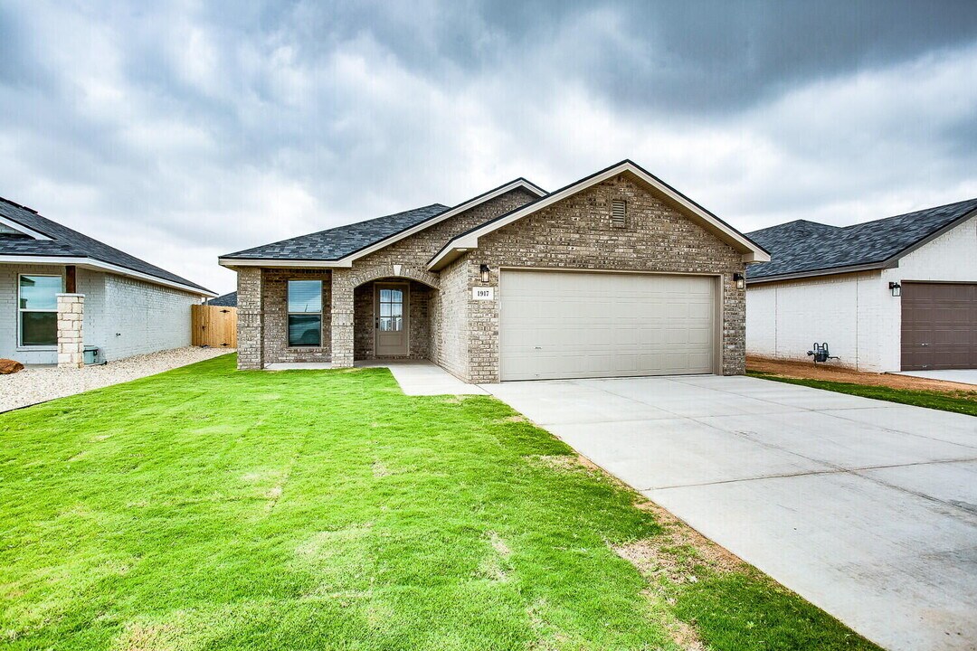1917 133rd St in Lubbock, TX - Building Photo