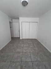 4039 NW 31st Ave in Lauderdale Lakes, FL - Building Photo - Building Photo
