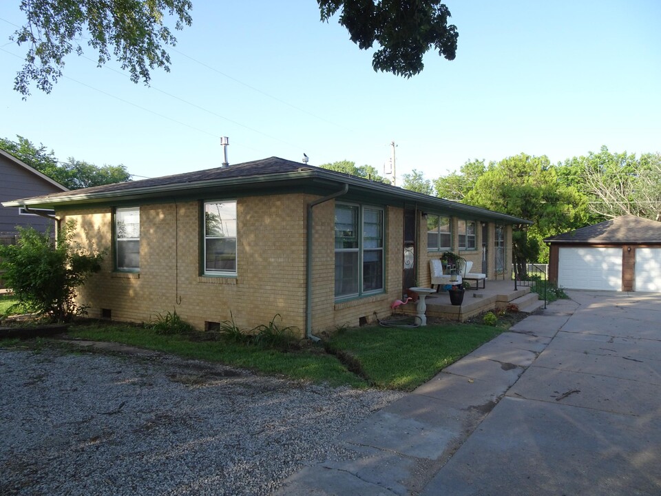 3048 S Oliver Ave in Wichita, KS - Foto de edificio