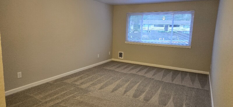 1625 Kent Des Moines Rd in Des Moines, WA - Building Photo