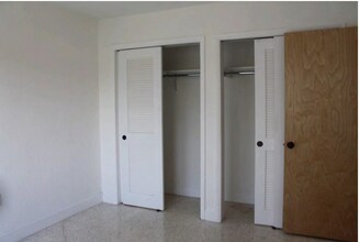 1960 SW 27th Ave, Unit 3 in Miami, FL - Building Photo - Building Photo