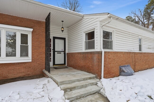 7211 Martins Ct in Lanham, MD - Building Photo - Building Photo