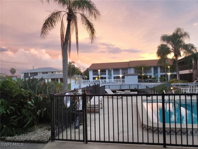 property at 3935 Country Club Blvd