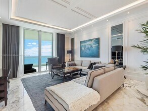 16047 Collins Ave, Unit 2602 in Sunny Isles Beach, FL - Foto de edificio - Building Photo