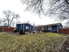 5508 S Stough St in Hinsdale, IL - Building Photo - Building Photo