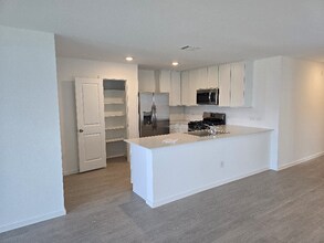 10268 Prairie Dunes Ln in Cleveland, TX - Building Photo - Building Photo