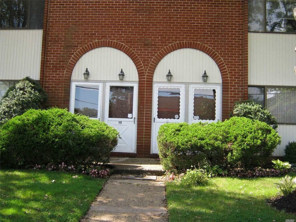 635 Chestnut St in Cedarhurst, NY - Building Photo