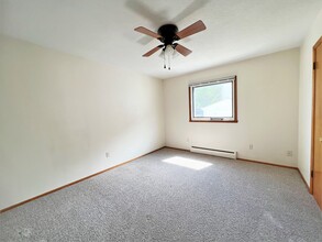 1438 15th St S, Unit Apt B in Fargo, ND - Building Photo - Building Photo
