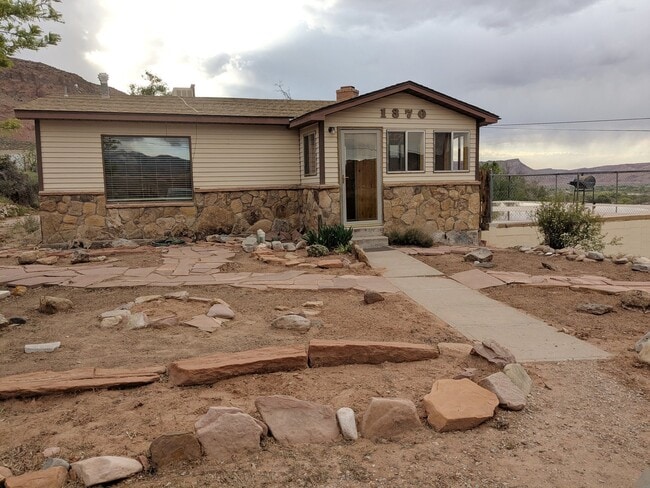 1370 Overlook Rd in Moab, UT - Building Photo - Building Photo