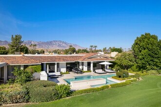 39 Mayfair Dr in Rancho Mirage, CA - Foto de edificio - Building Photo