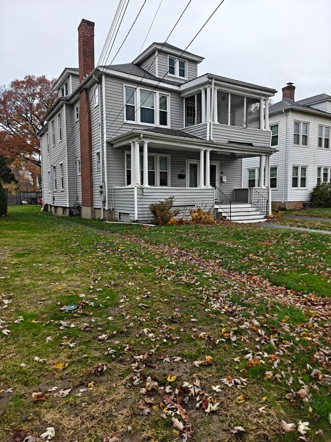 117 Dover Rd in West Hartford, CT - Building Photo - Building Photo