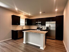 542 Sessile Oak Dr in Savannah, GA - Building Photo - Building Photo