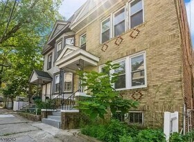 11 Montrose Terrace, Unit 2 in Irvington, NJ - Building Photo