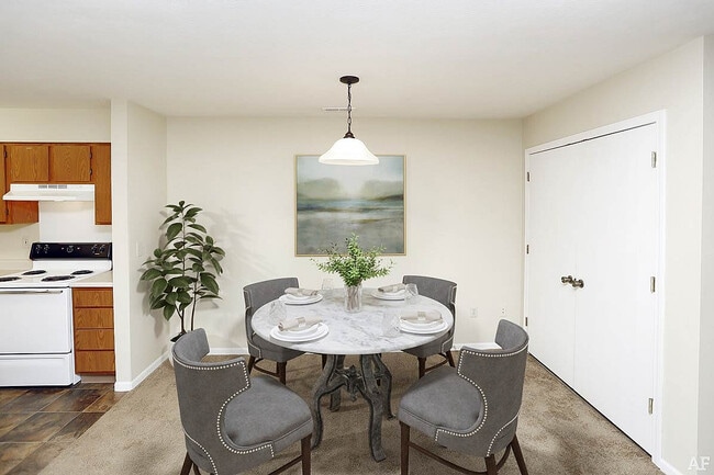 Hidden Ponds in Gas City, IN - Foto de edificio - Building Photo