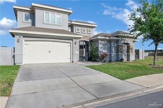 33 Colvin Ave in Edinburg, TX - Building Photo - Building Photo