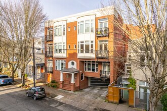 Thurman House in Portland, OR - Building Photo - Primary Photo