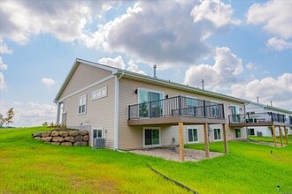 1430 Palm Grass Way in Stoughton, WI - Building Photo - Building Photo