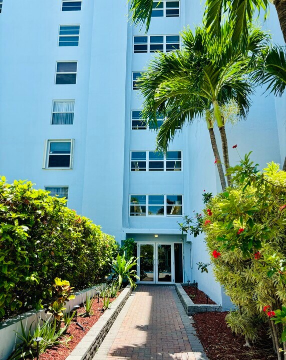 3312 Northside Dr in Key West, FL - Foto de edificio