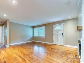 2329 Kingsbury Dr in Charlotte, NC - Building Photo - Building Photo