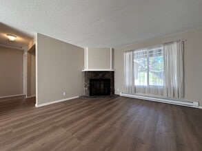 40000 McCormick Dr in Sandy, OR - Building Photo - Building Photo