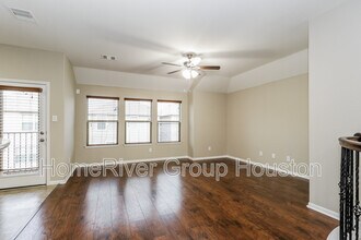 17123 Amarose Dr in Houston, TX - Building Photo - Building Photo