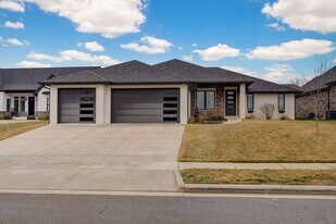 6133 S Maryland Ave in Springfield, MO - Building Photo